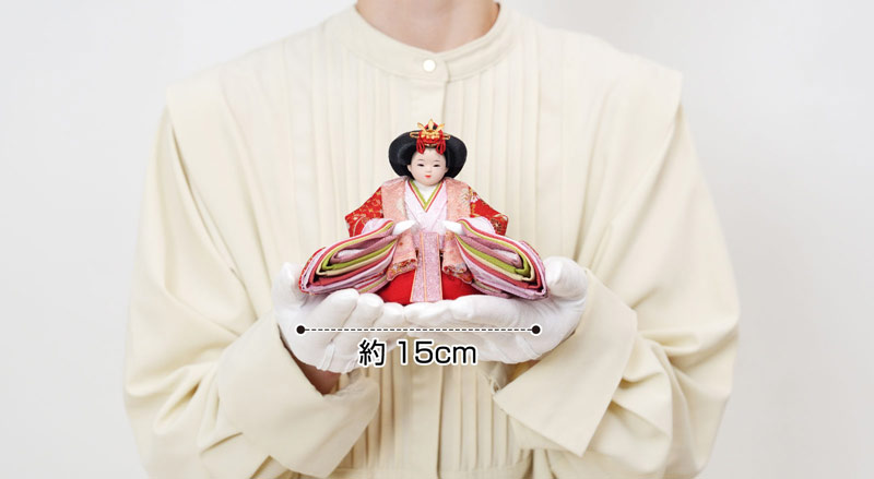 すずなりの衣裳着雛人形　彩春雛は手のひらにのるコンパクトでおしゃれなお雛様です。