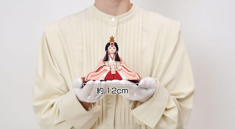 すずなりの木目込み雛人形　翠光雛は手のひらにのるコンパクトでおしゃれなお雛様です。